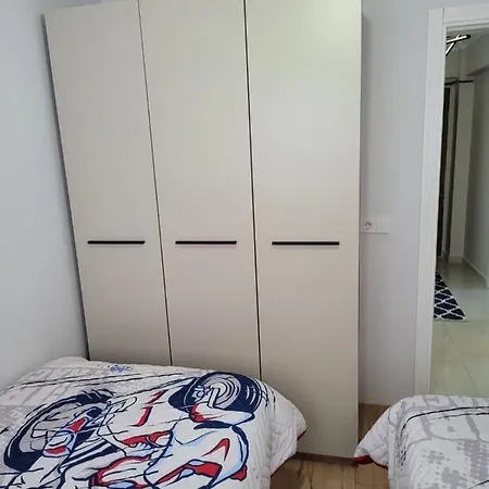 B17 Apartment